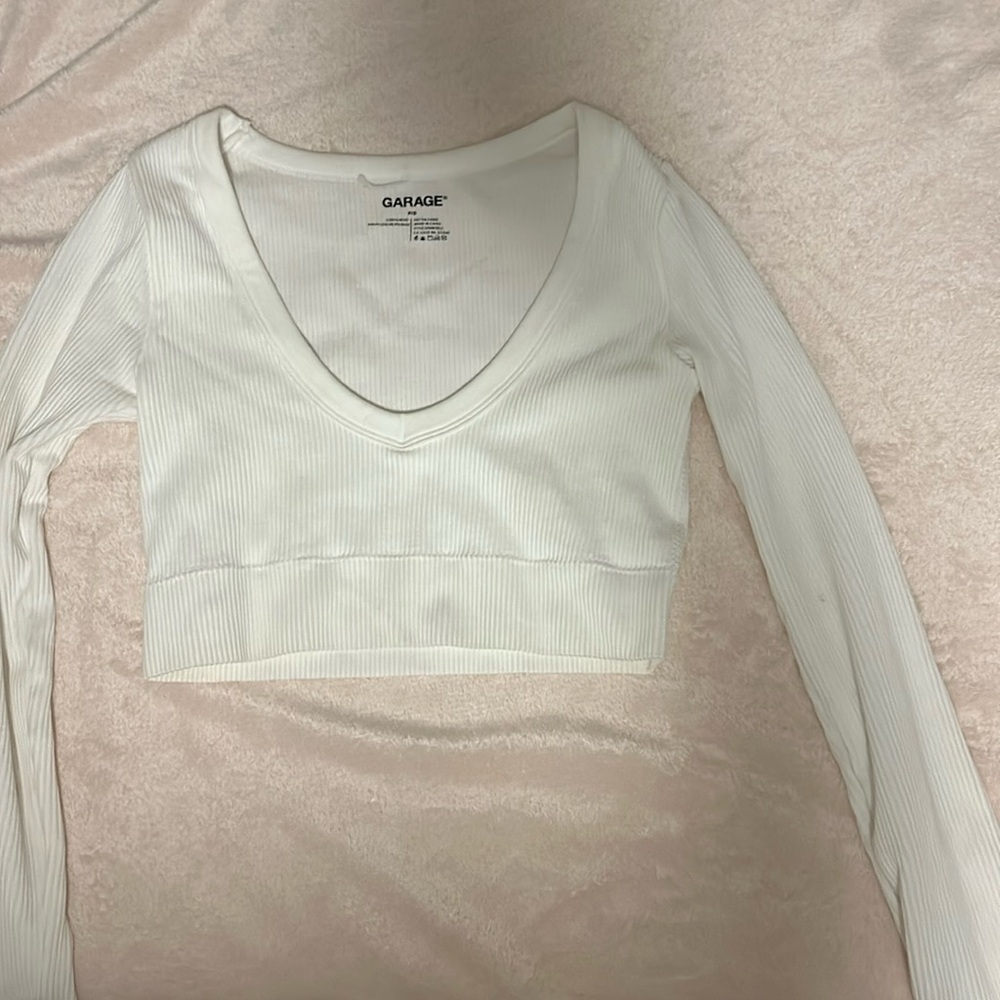 Cropped v neck garage white long sleeve